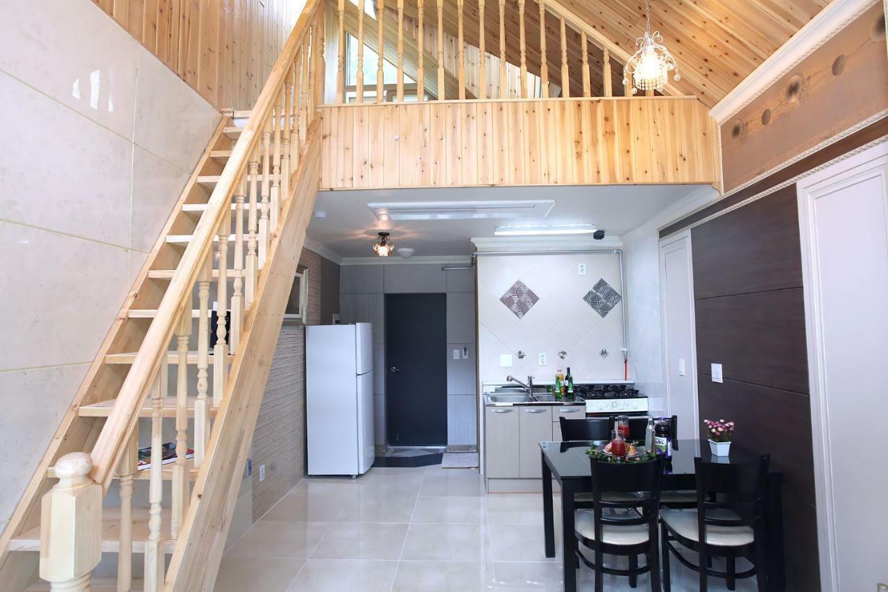 Villa Moon On The Cloud Yeongwol Exterior foto