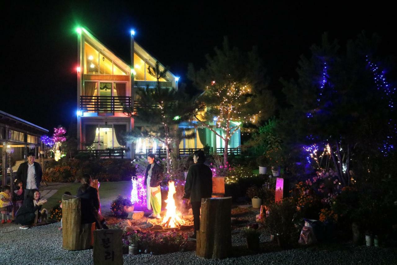 Villa Moon On The Cloud Yeongwol Exterior foto